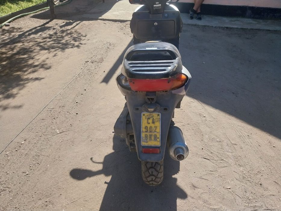 Vând scuter 80cc