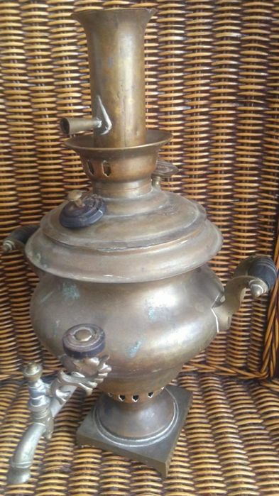 Старинен самовар на въглища