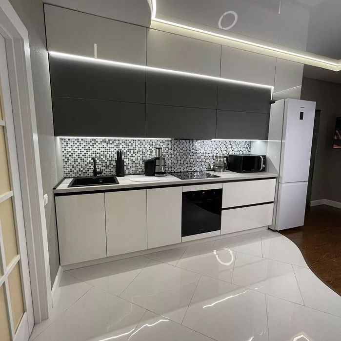 Продаются новые кухонные столы, табуретки. От Производителя .