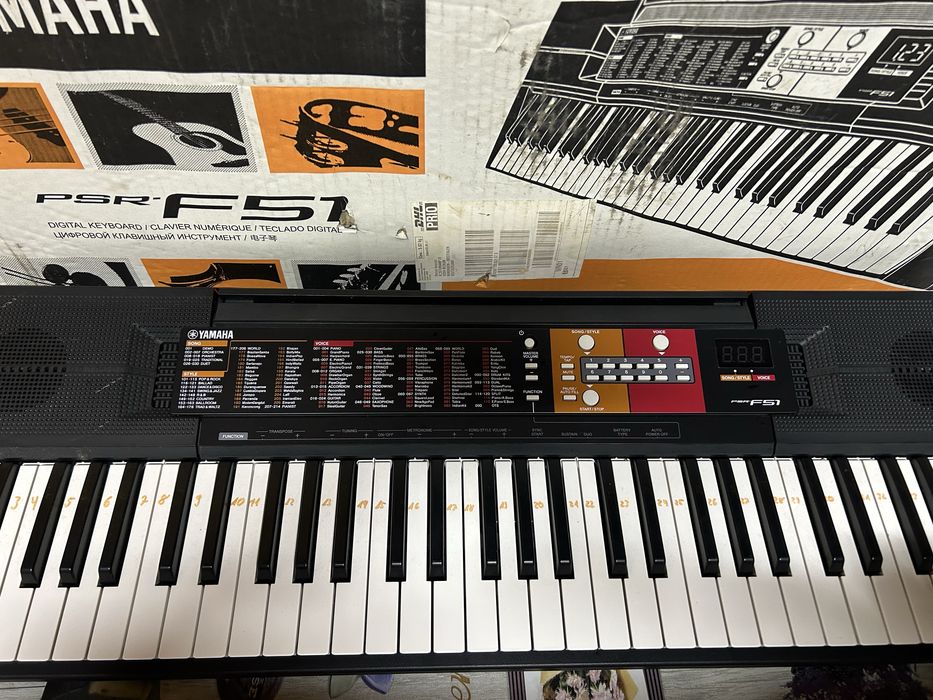 Orga electronica Yamaha PSR F51