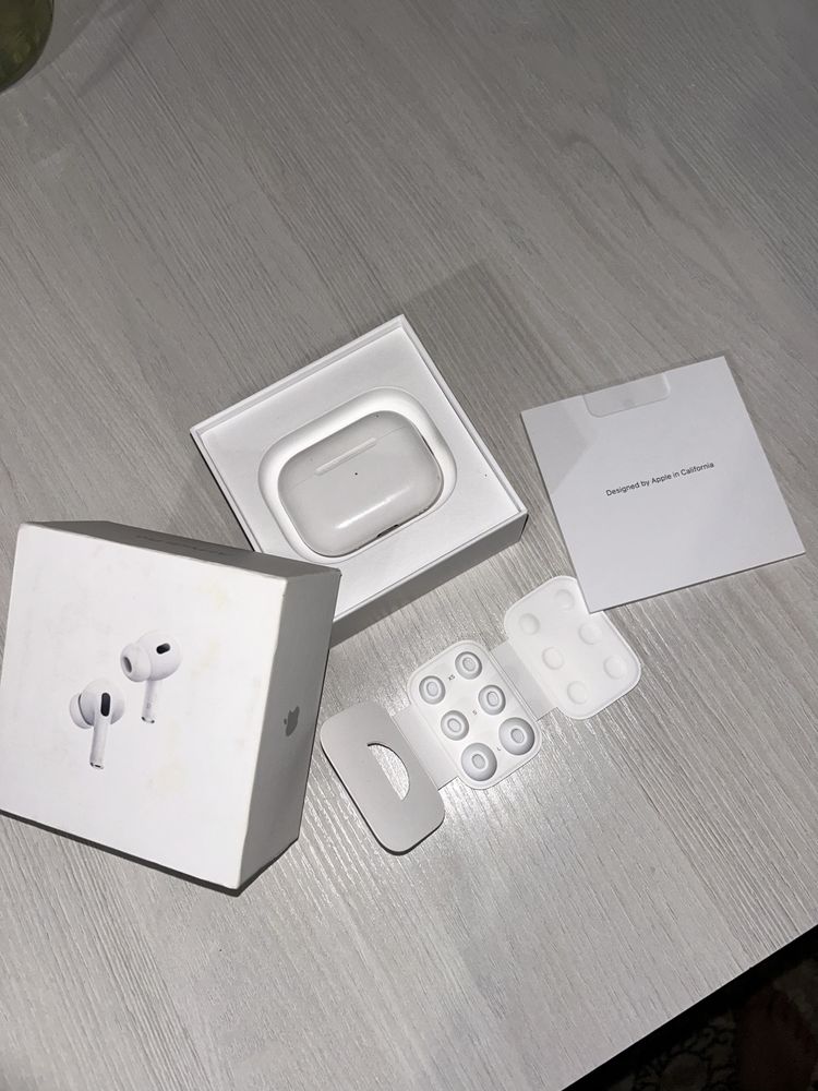 Наушники Apple AirPods Pro 2 with Type-C/Wireless Charging белый
