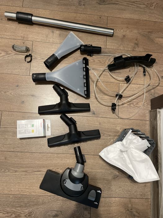 Aspirator cu spalare BOSCH AquaWash&Clean