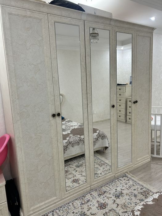 Спальный гарнитур