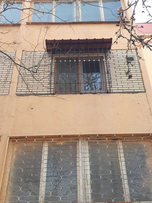 Установка.  Решётка, козырек