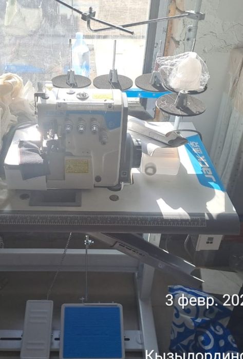 Швейный машинка, оверлок