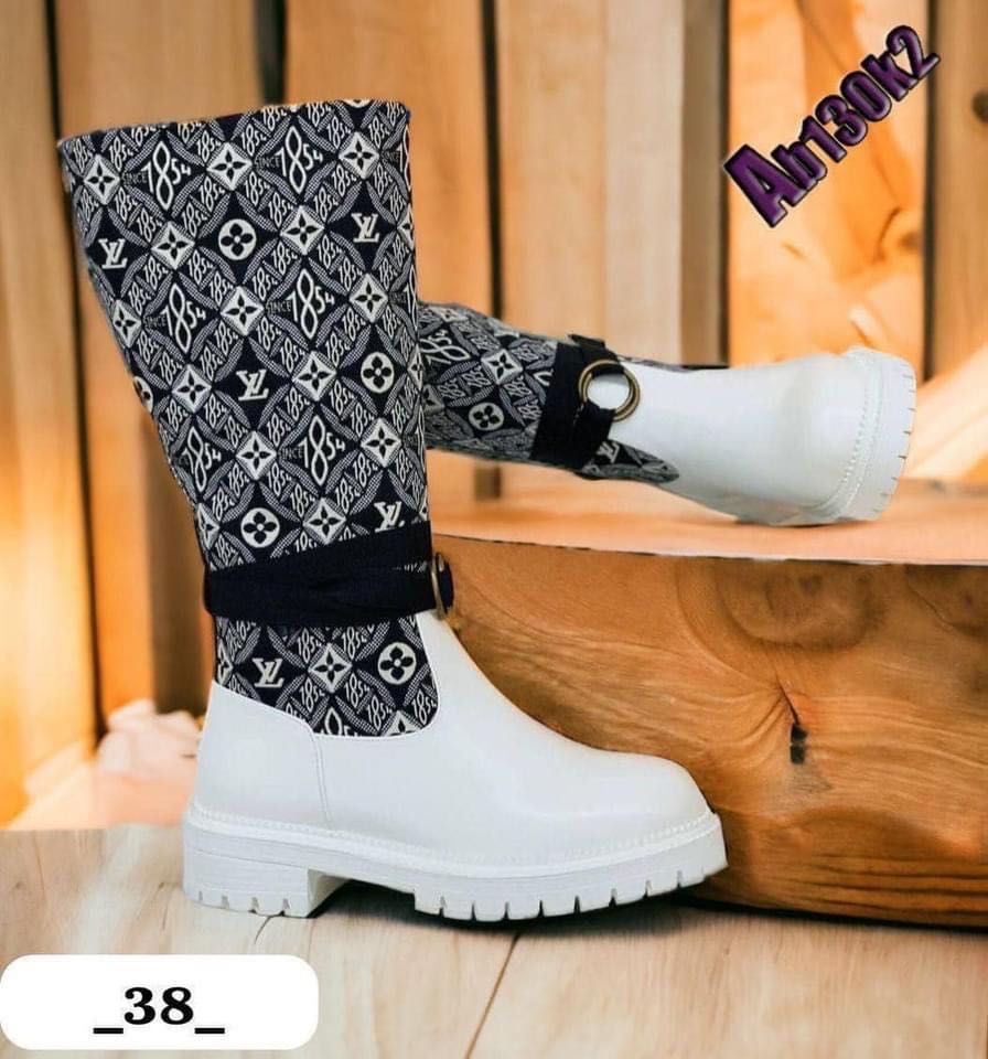 Дамски ботуши…..