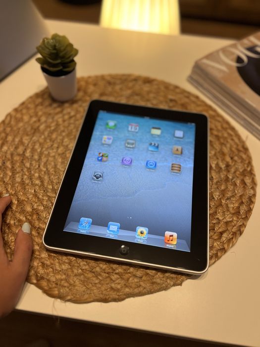 Vând iPad (prima generație) 32 GB