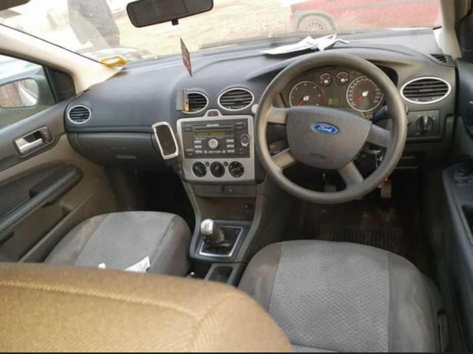 Capota/Usi/Trager/Dezmembrez/Motor/Fuzeta/Tapiterie/Bara Ford Focus