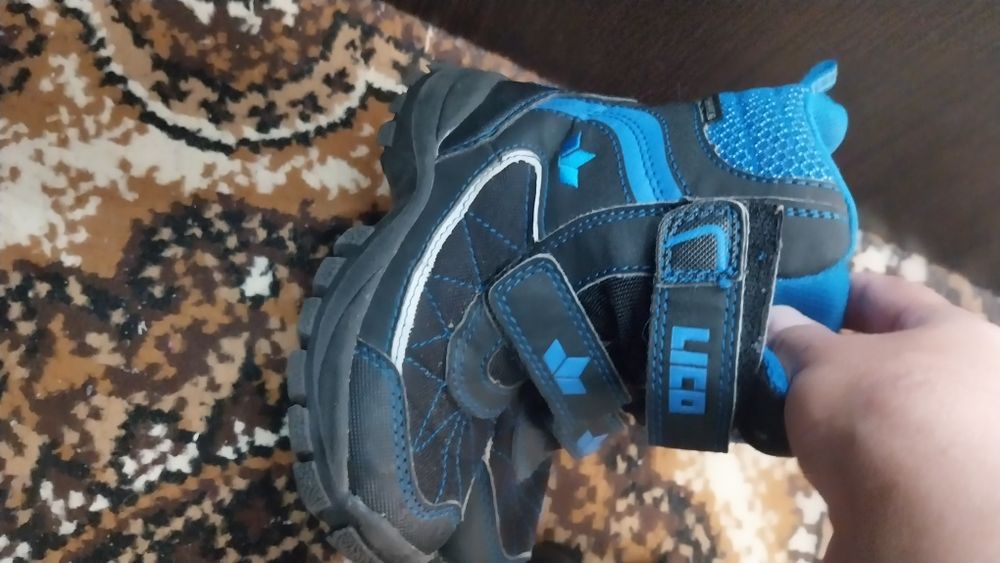 Vând ghetuțe impermeabile 25 și 26