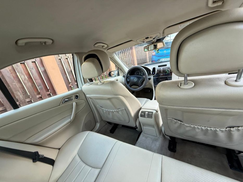 Vând Mercedes Benz C class 2007