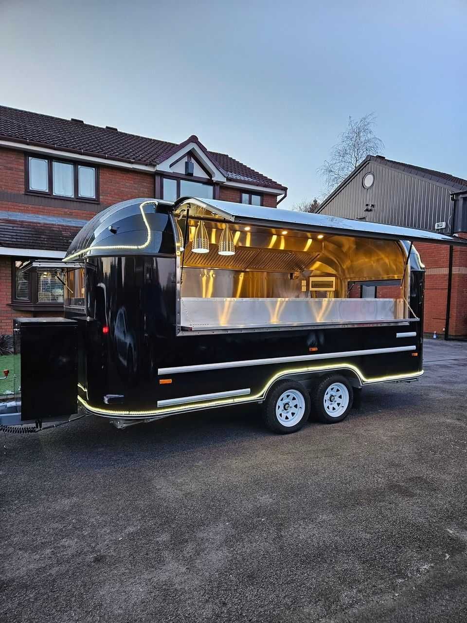 Търговска каравана FoodTruck Каравана за бързо хранене