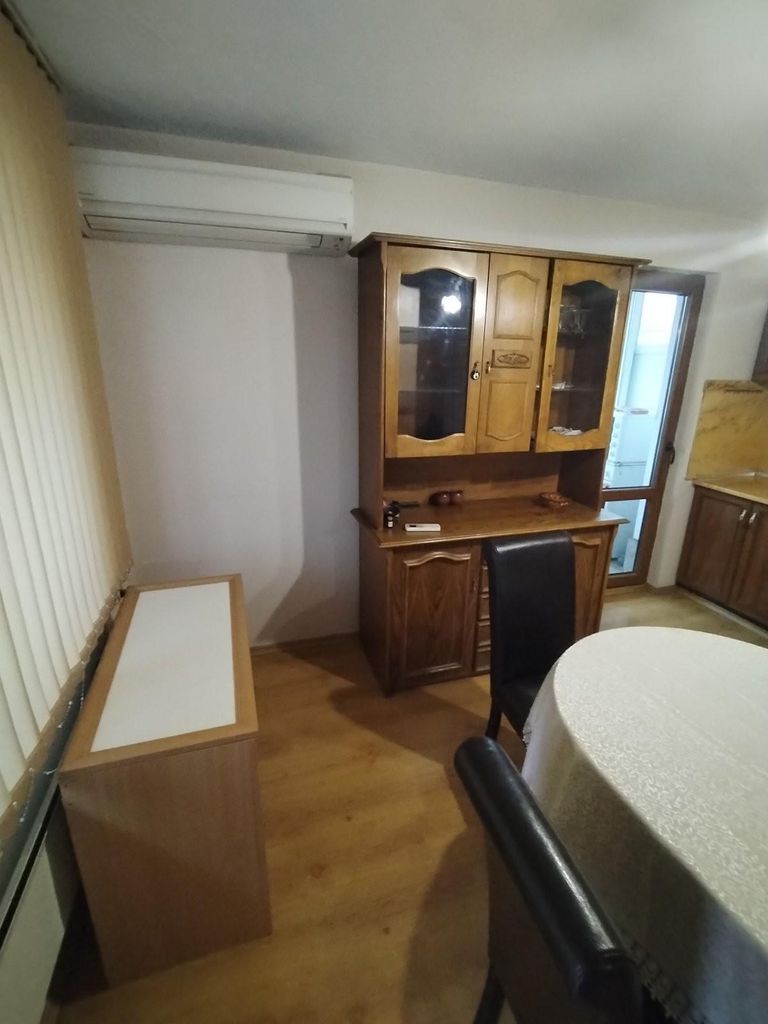 Дава се под наем Четиристаен апартамент в Пловдив, Каменица 1 - 140 кв.м за 510 € - Снимка #1