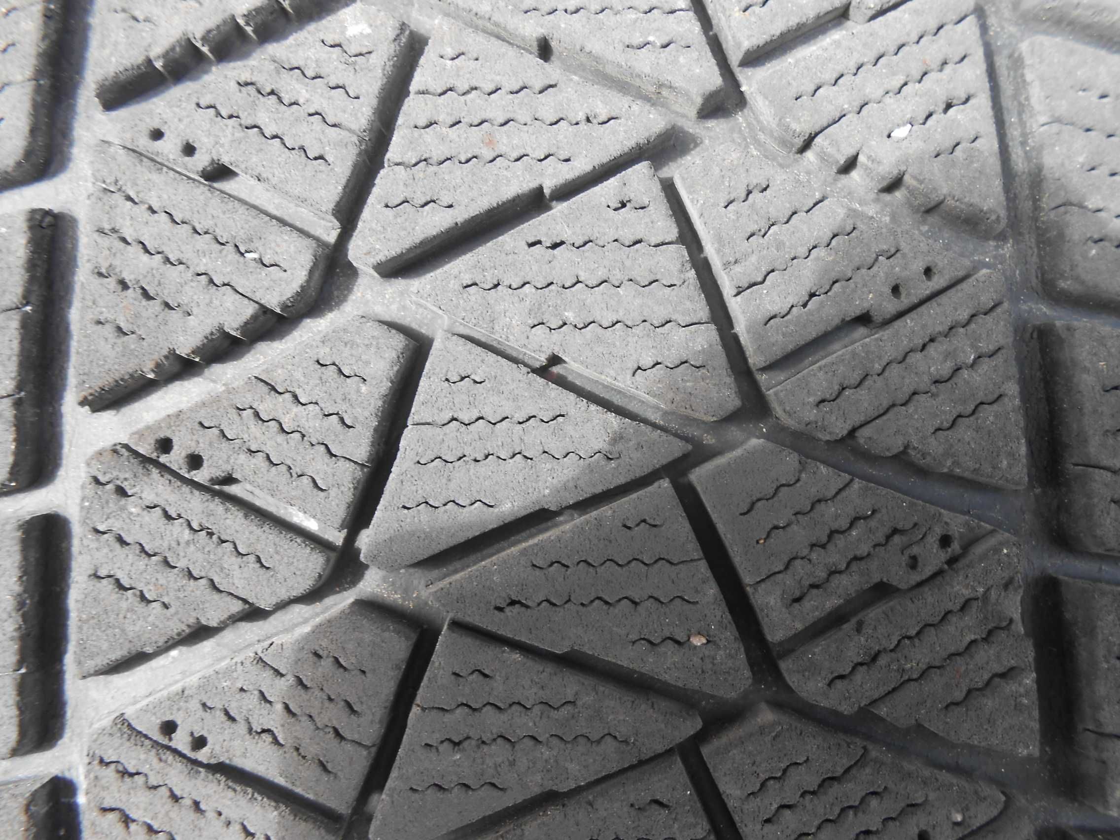 Bridgestone Blizzak 215/65/16