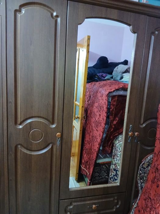 Шкаф сатылады. Состояние жаксы.