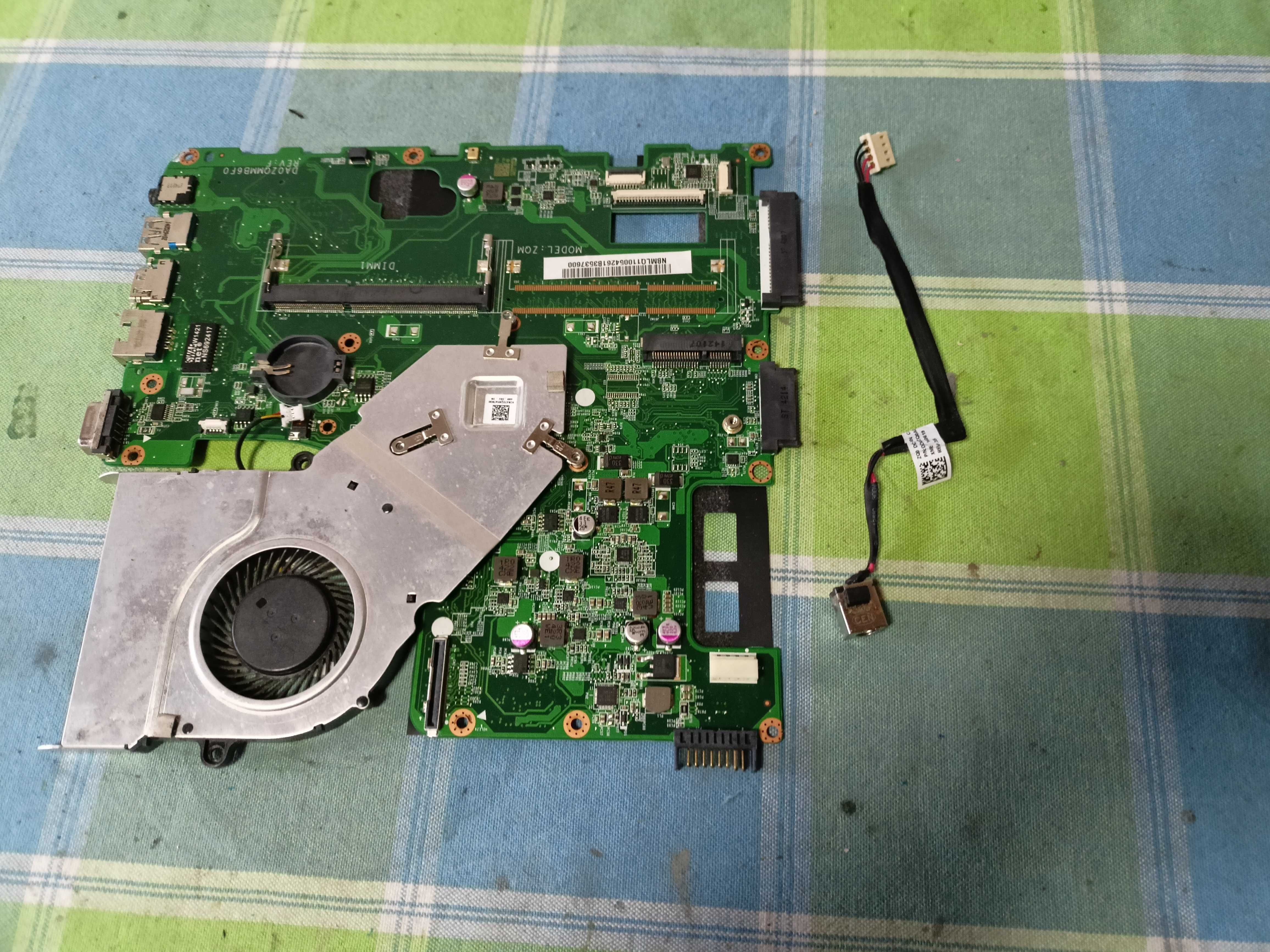 Dezmembrez Acer E5-411