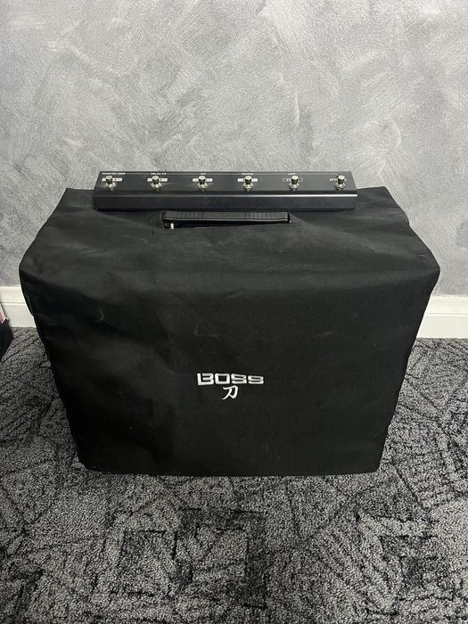 Boss Katana 100 MK1 + Footswitch si Husa