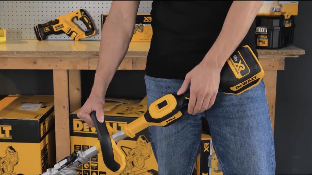 Косачка Тример DeWalt DCMST561N-XJ 18V Solo