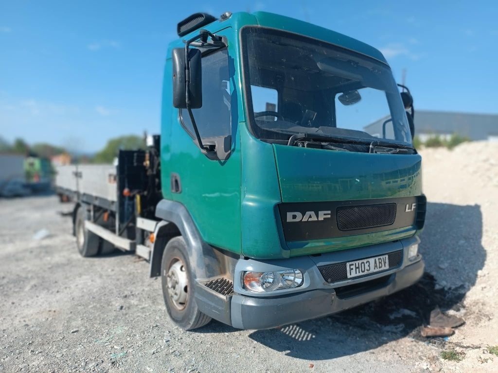 Продава се DAF lf камион с кран