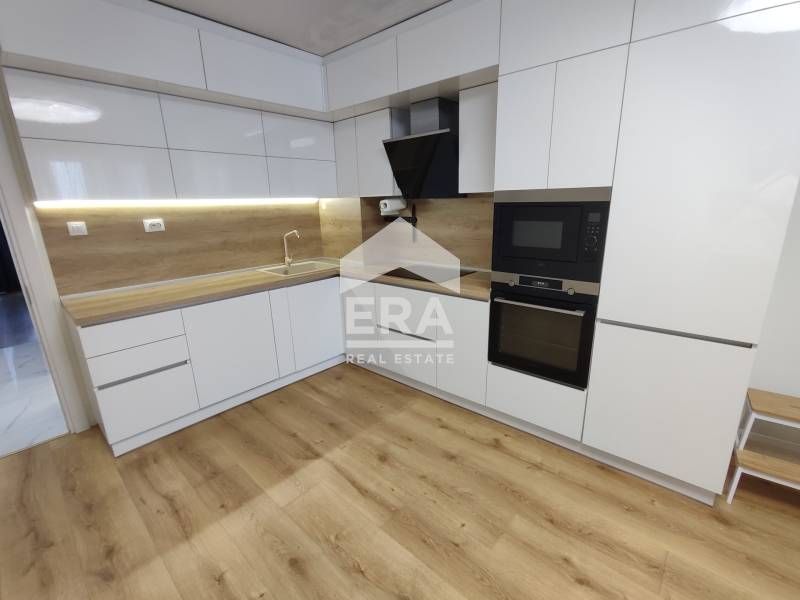 Продава се Тристаен апартамент в Варна, Трошево - 83 кв.м за 2531 €/кв.м - Снимка #2