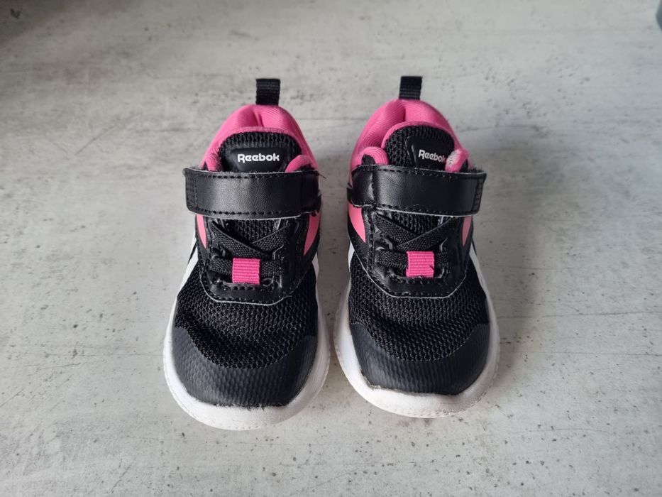 Продавам маратонки Reebok р-р 19.5   Запазени са!