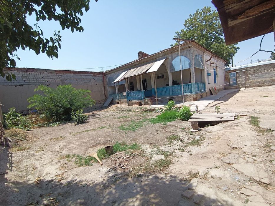 Продаётся Дом Вдоль дороги под бизнес цена 250.000$
