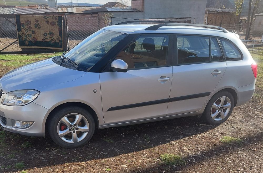 Vând Skoda fabia