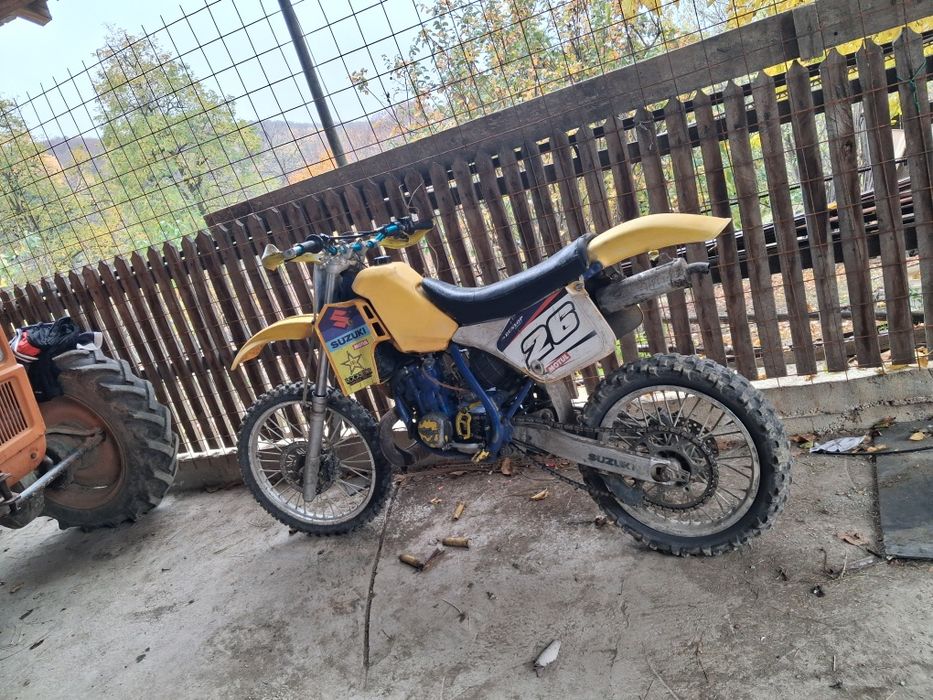 Vând cross  Suzuki RM  250 2t Powervalve