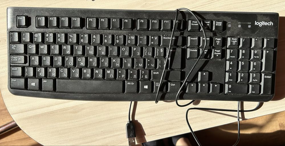 Комплект клавиатура и мишка Logitech