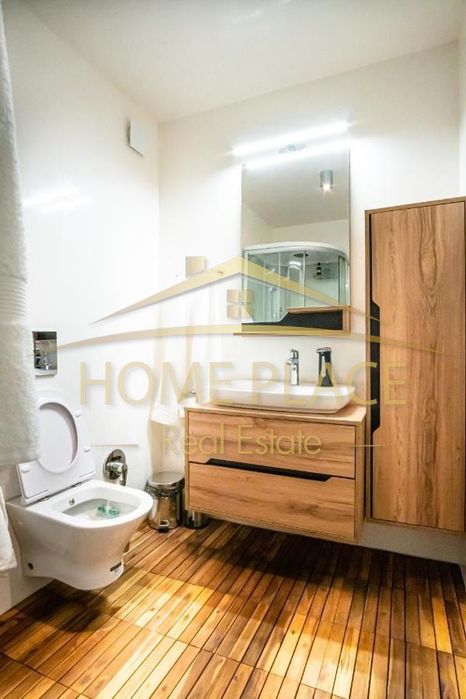 Тристаен обзаведен апартамент за продажба в ж.к. Чайка.