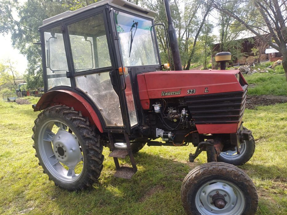 Tractor universal 523l