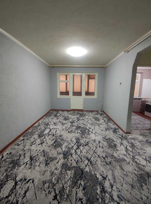 Срочно продаётся 2-х, комнатная квартира.