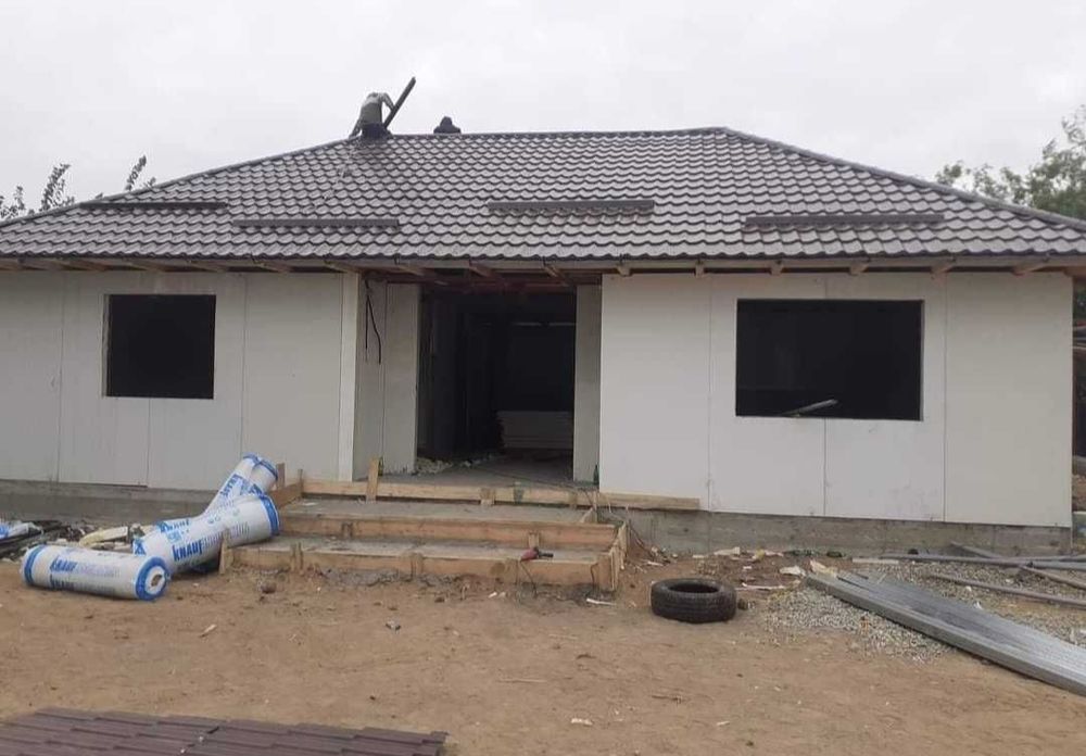 Facem case pe structura metalica în velite cu panouri sandviș facem or