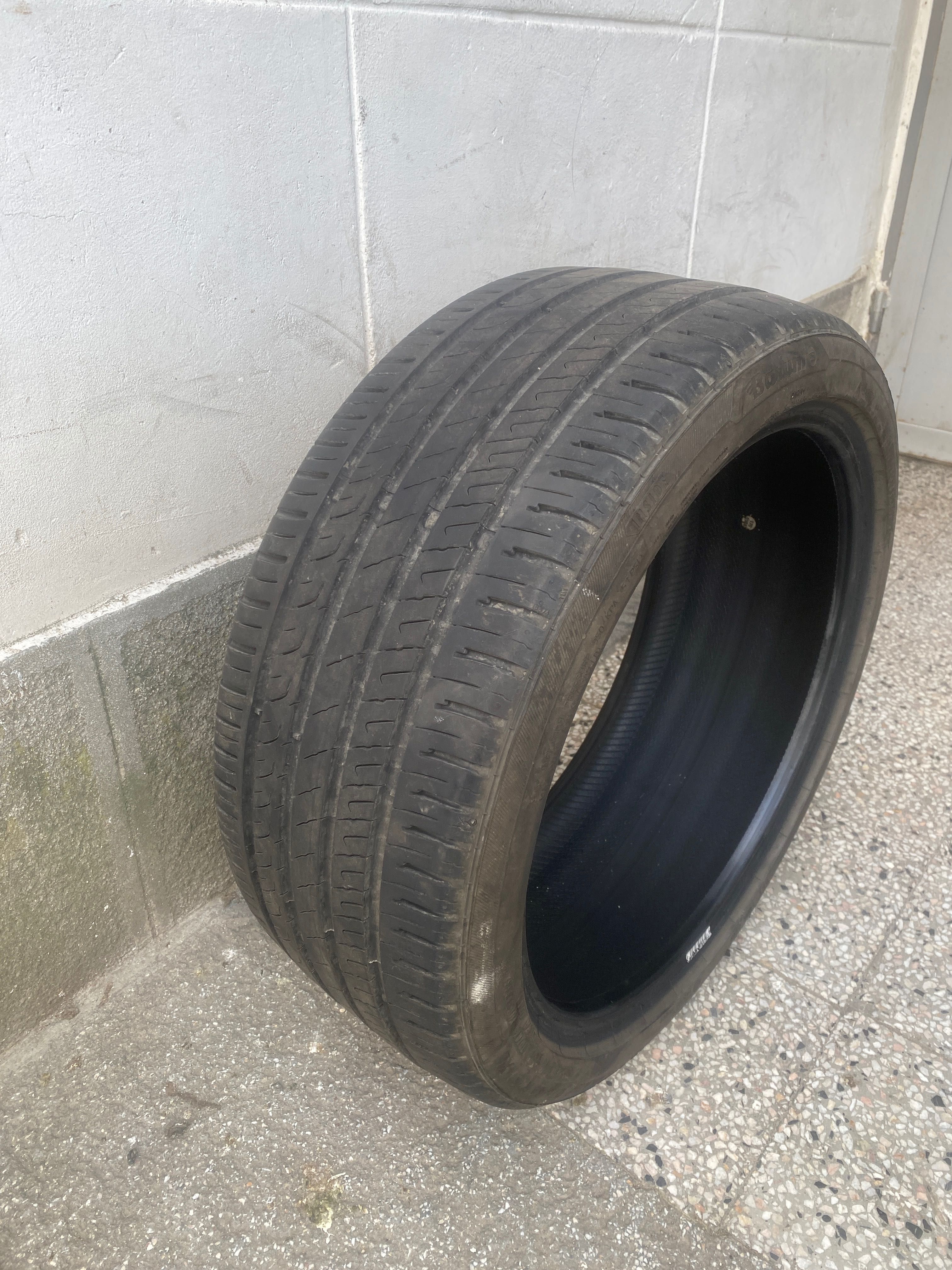 Летни гуми R18 225/40 BARUM BRAVURIS 5HM 92Y XL FR