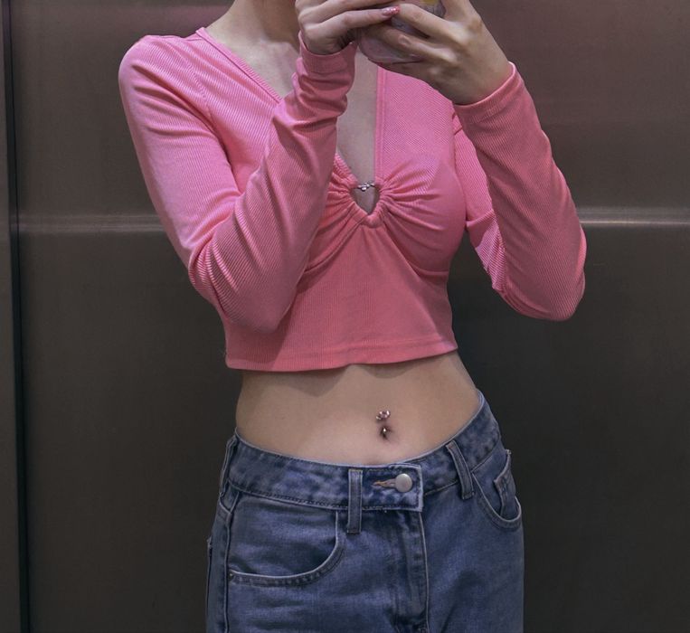 Bluza roz cu decolteu