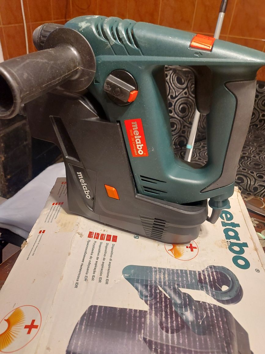 Rotopercutor Metabo BHE20 Compact cu aspirator