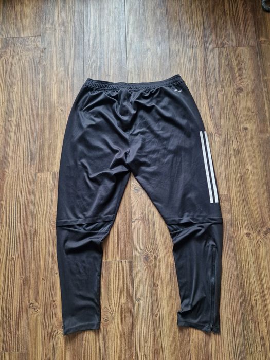 Страхотно мъжко спортно долнище ADIDAS размер XL / 2XL