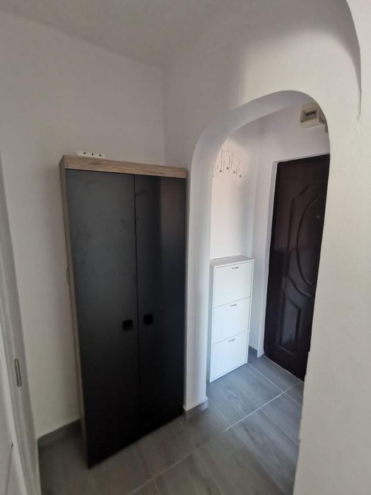 Apartament cu o camera renovat, complet mobilat si utilat