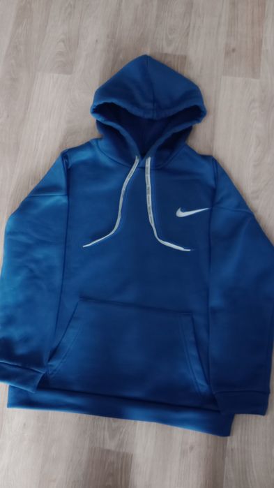 Продам спортивные костюмы