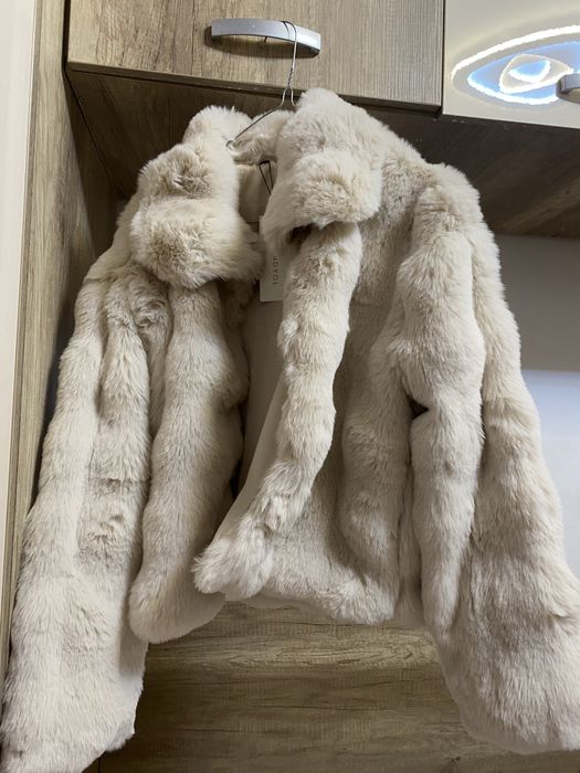 Blana confectionata in Turcia, marimea S/M, noua cu eticheta