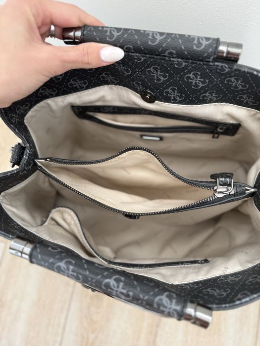 Guess дамска черна чанта