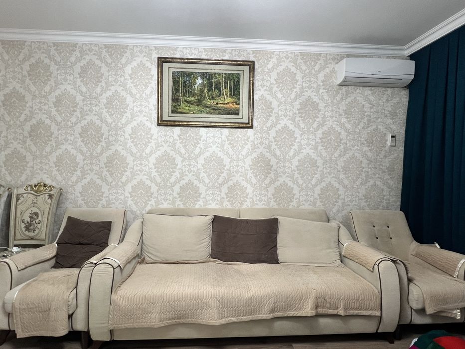 Продам Диван с 2 креслами