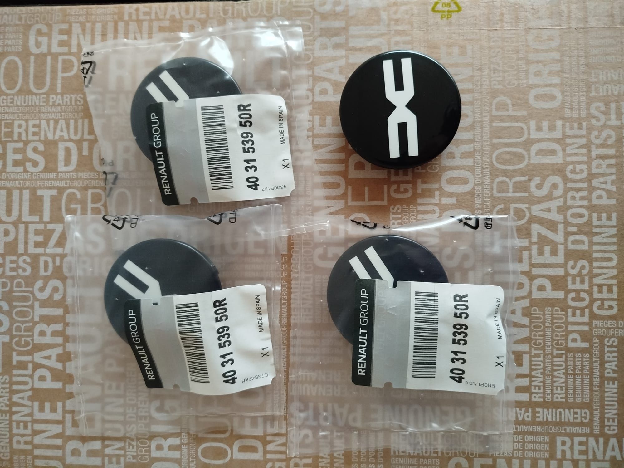 Vând set Jante NOI Originale R 16 Logan