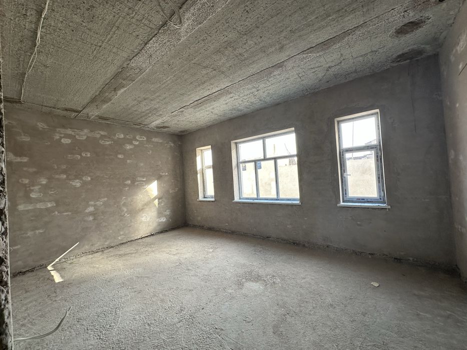 Коттедж сотилади 200кв.м пишган гиштдан солинган киёт махалласинда