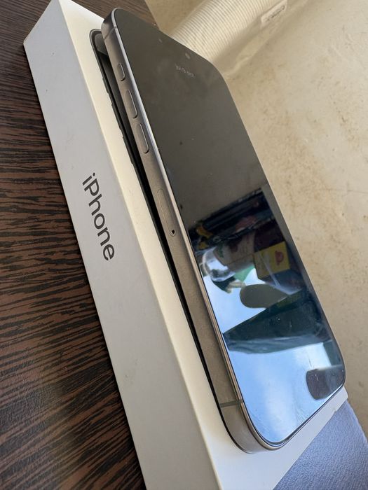 Vând iphone 16 pro max