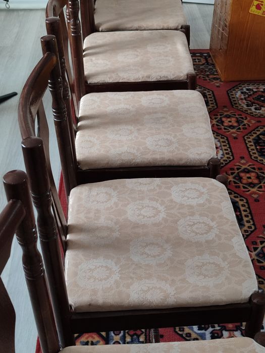 Продам стулья деревянные