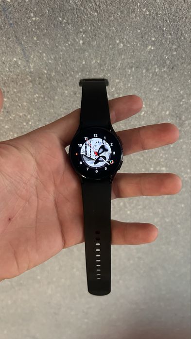 Galaxy watch 4 в отличном состоянии