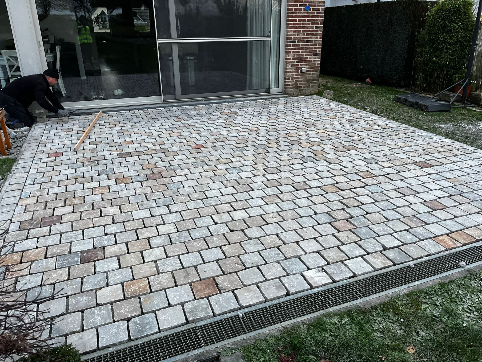 Lucrari de pajav. Decopertat si terasamente in toata tara.