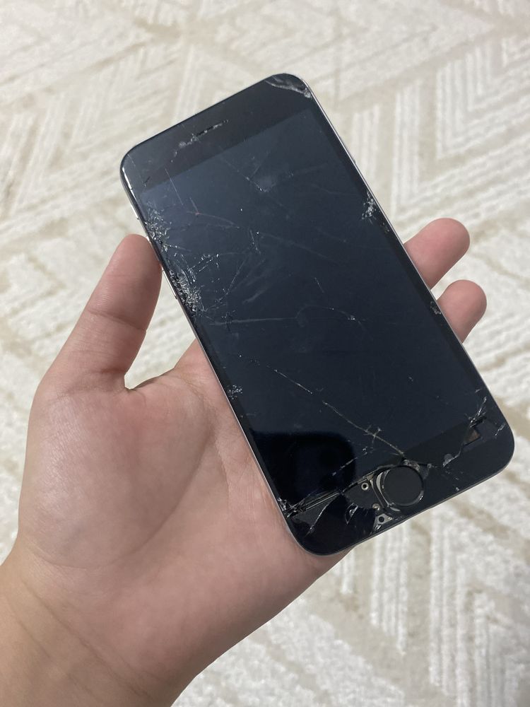 Iphone 7 , разбитый