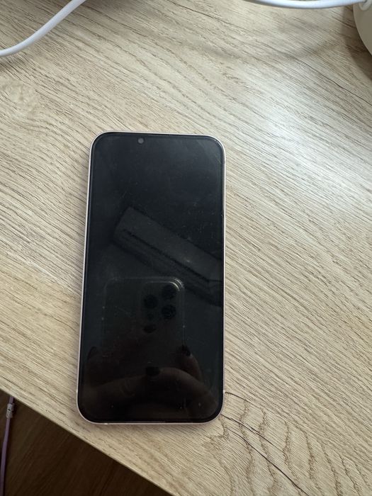 Айфон 13 чиста запазен много