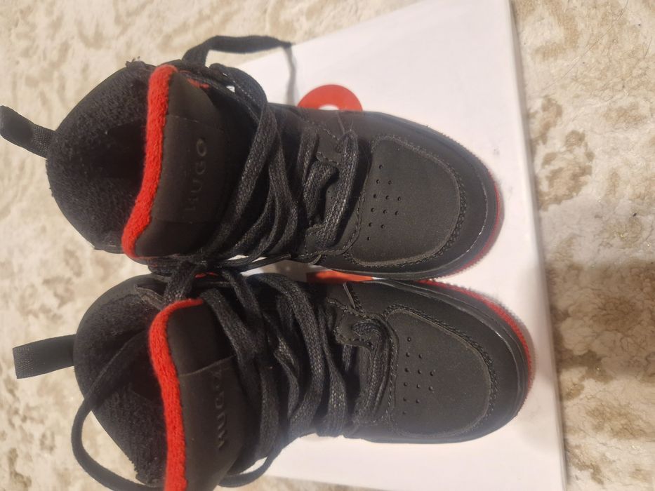 Детски затворени обувки HUGO